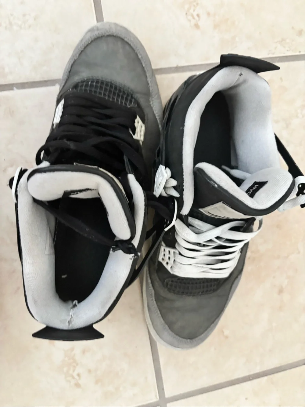 Jordan 4 “Fear” size 11.5